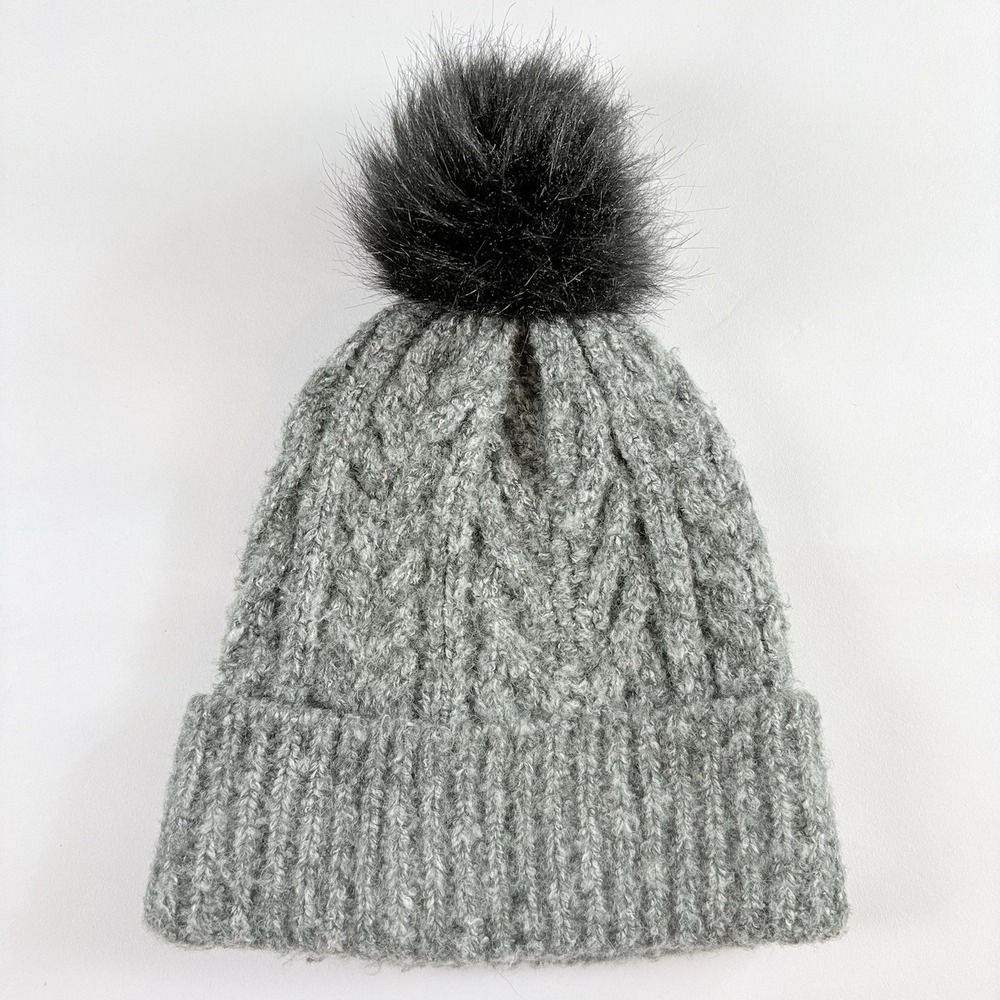 Steve Madden Beanie Hat Gray Knit Pom Cuffed Fuzzy‎ Winter Womens OS Hygge Cozy